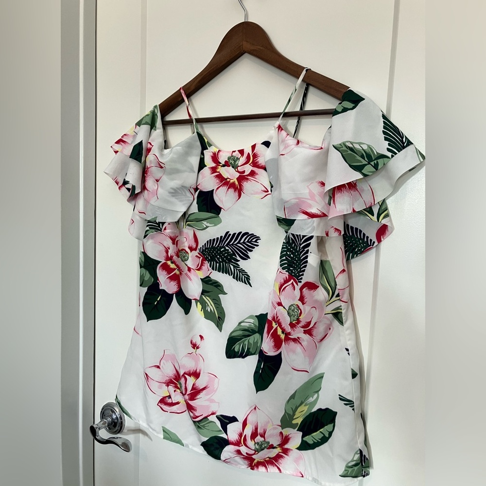 Banana Republic White Floral Cold Shoulder Flutter Sleeve Blouse. Size S